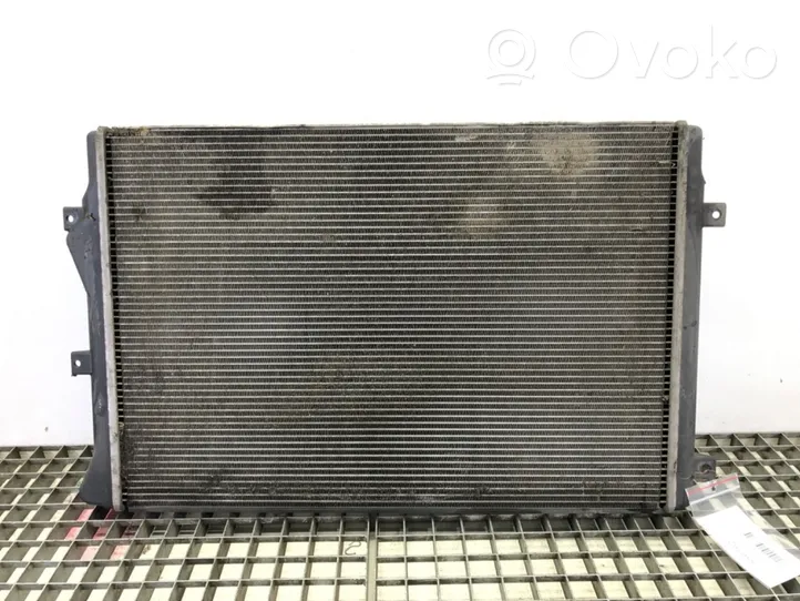 Volkswagen Touran I Dzesēšanas šķidruma radiators 1K0121251L