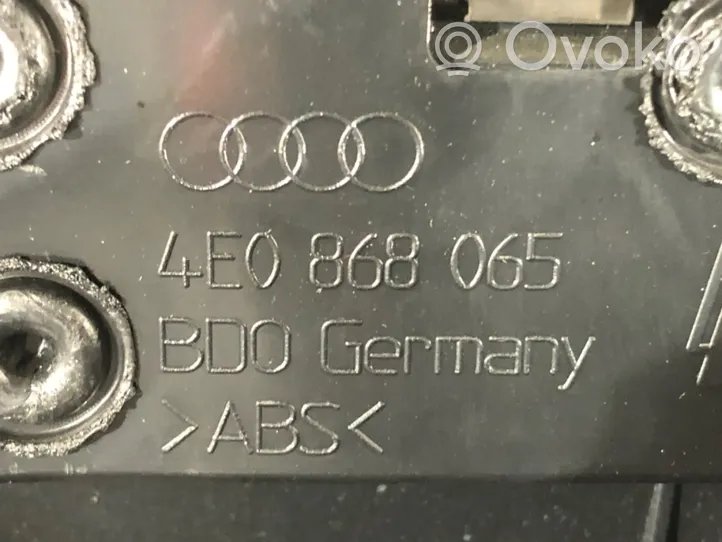 Audi A8 S8 D3 4E Takaoven verhoilu 