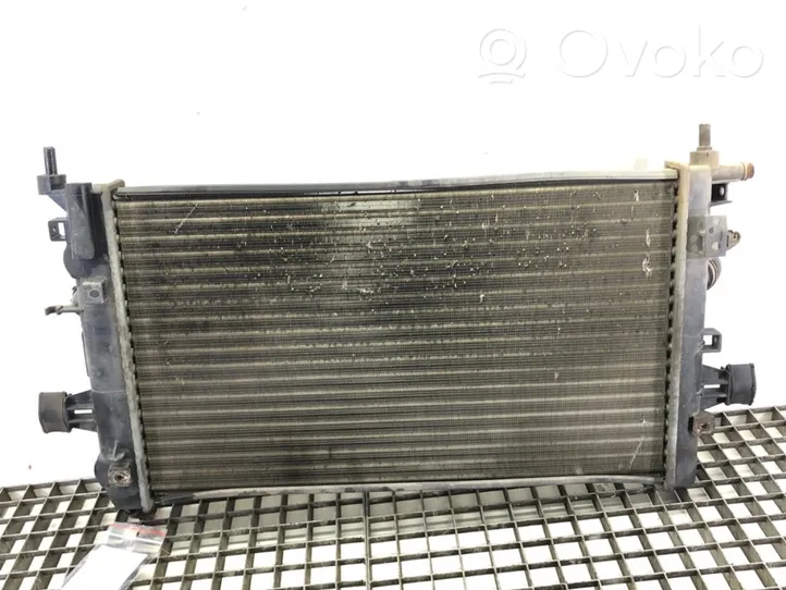 Opel Zafira B Radiateur de refroidissement 