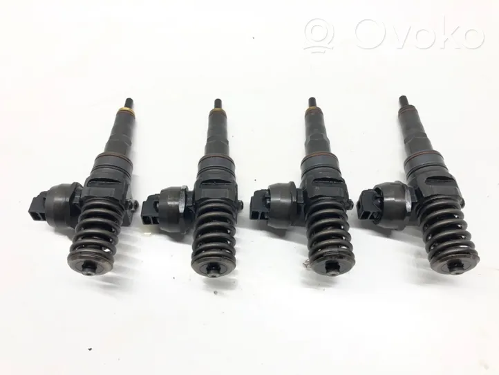 Audi A6 Allroad C5 Set di iniettori 0414720214