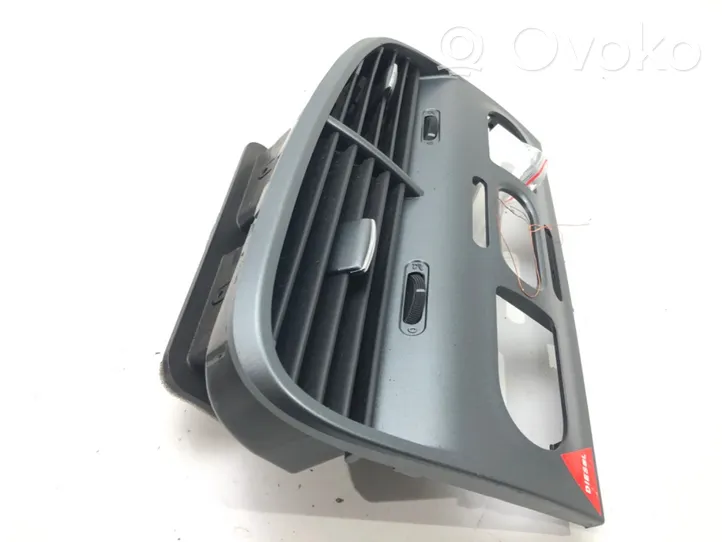 Renault Clio IV Copertura griglia di ventilazione laterale cruscotto 5P1819110J