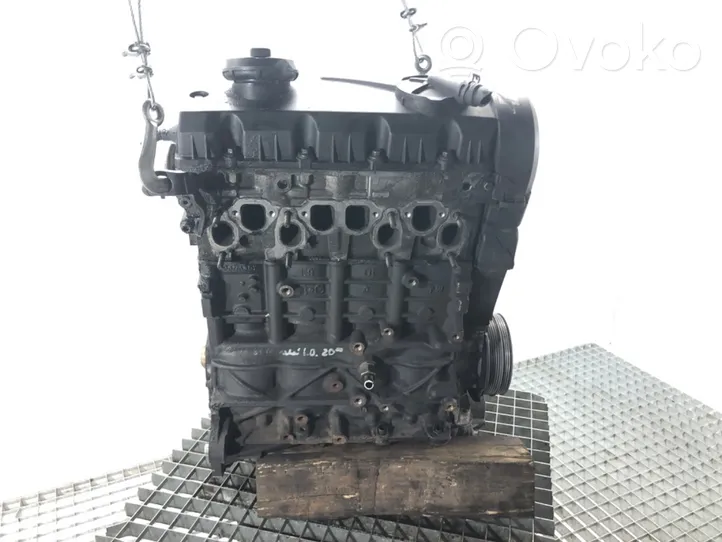 Volkswagen PASSAT B5.5 Engine AWX