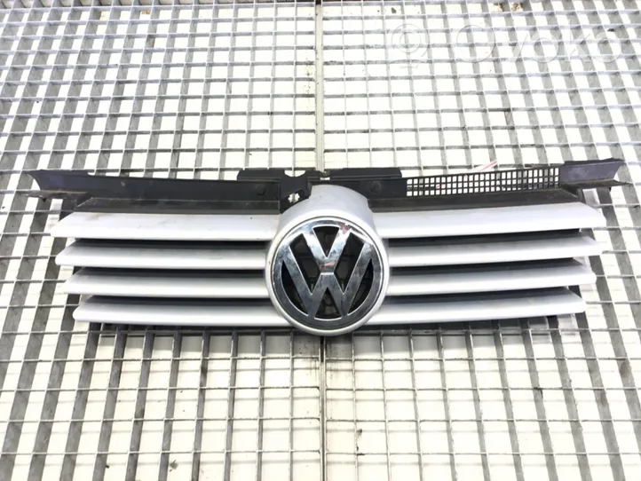 Volkswagen Bora Grotelės priekinės 1J5853651F