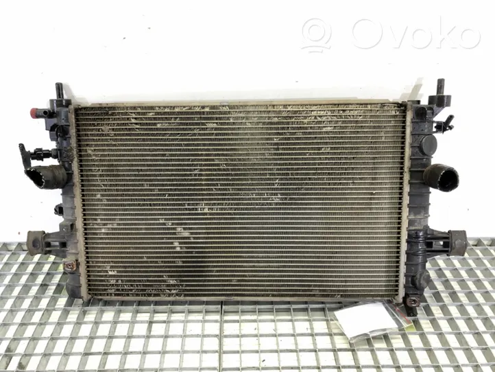 Opel Zafira B Radiateur de refroidissement 