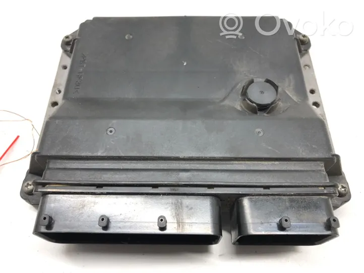 Toyota Avensis T270 Unité de commande, module ECU de moteur 89661-05D30