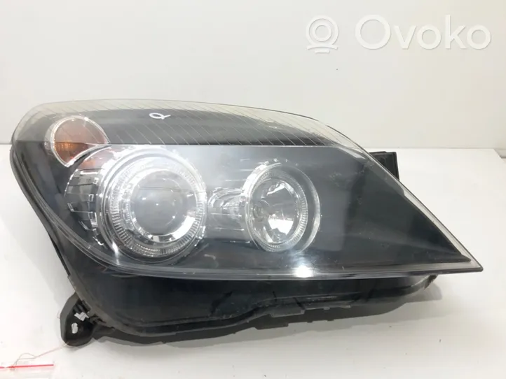 Opel Astra H Lampa przednia 