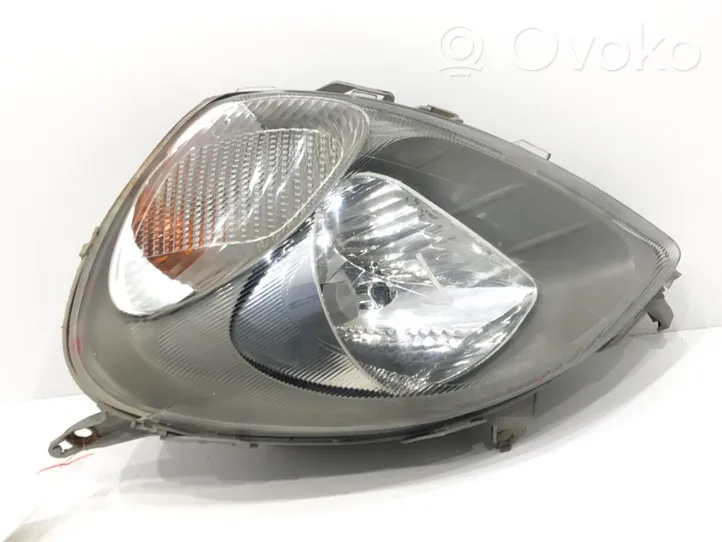 Toyota Yaris Lampa przednia 