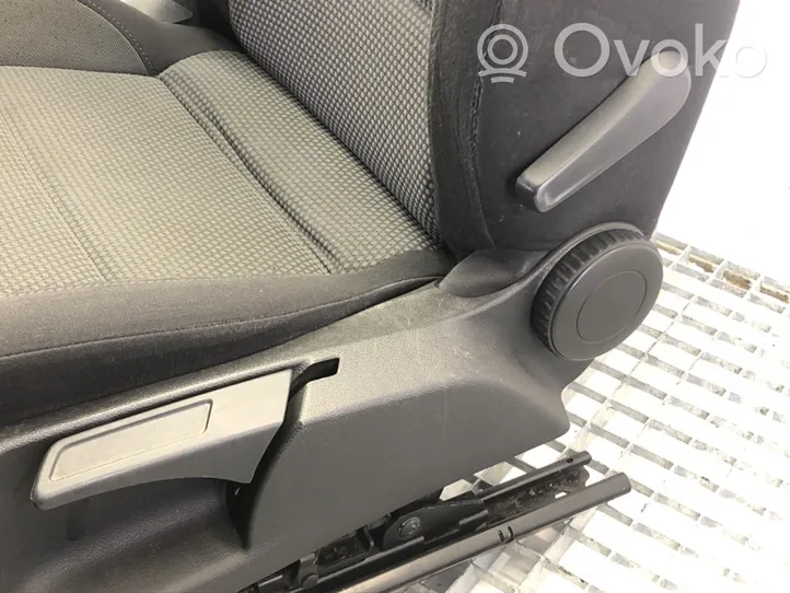 Volkswagen Golf VI Fahrersitz 