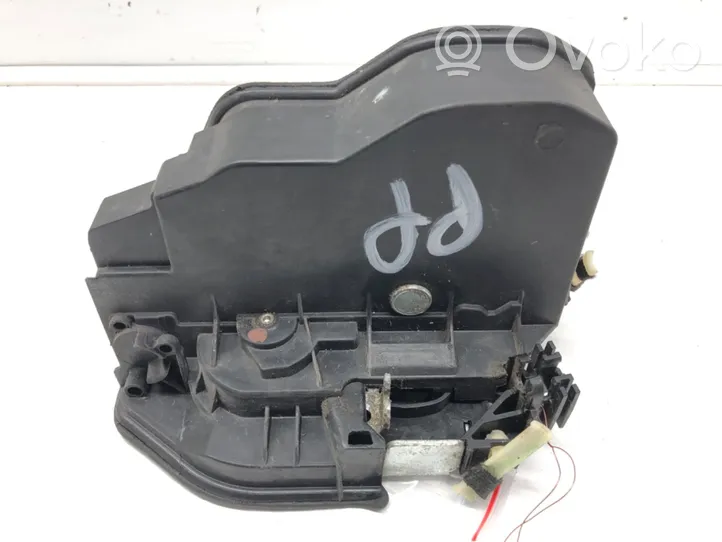 BMW 4 F32 F33 Serrure de porte avant 7229458