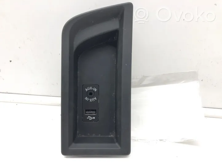 BMW 4 F32 F33 Connettore plug in USB 9207357