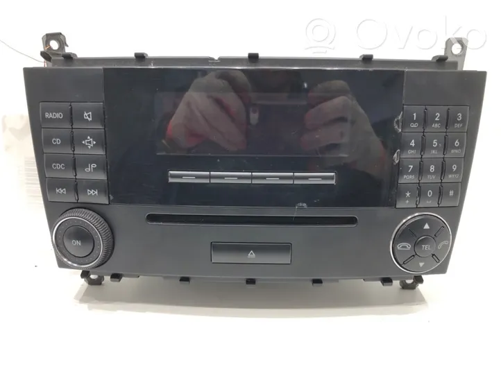 Mercedes-Benz C AMG W203 Unité principale radio / CD / DVD / GPS A2038700589