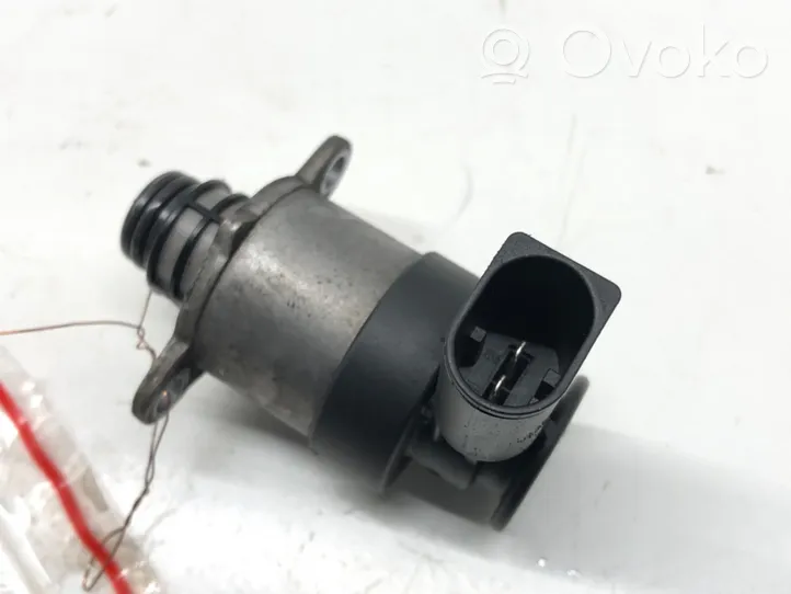 Audi A5 8T 8F Regolatore di pressione del carburante 0928400706