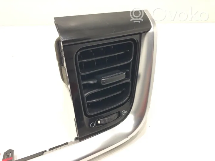 KIA Stonic Moldura protectora de la rejilla de ventilación lateral del panel 84740-H8AE0