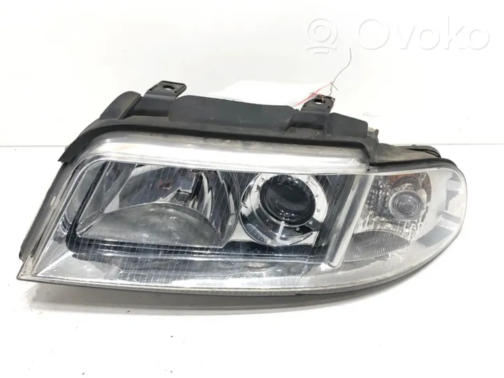 Audi A4 S4 B5 8D Lampa przednia 