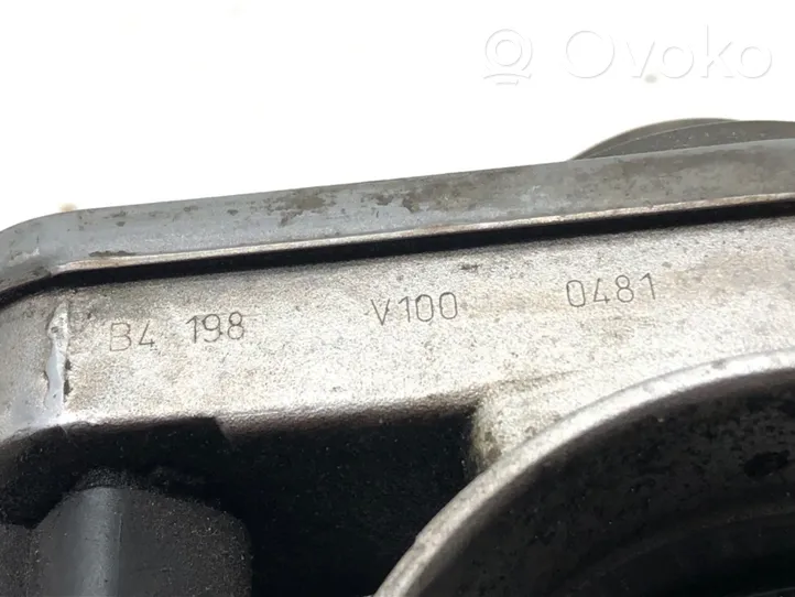 Volkswagen Golf V Valvola di arresto del motore 038128063G