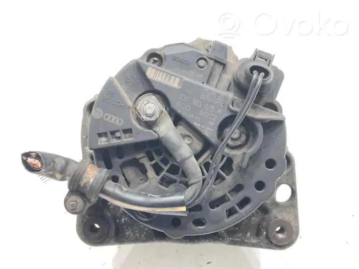 Volkswagen Golf IV Generatore/alternatore 037903025M