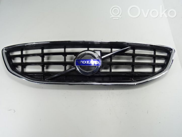 Volvo V40 Grille de calandre avant 