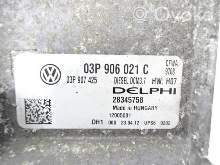 Volkswagen Polo V 6R Motora vadības bloka ECU 03P906021C