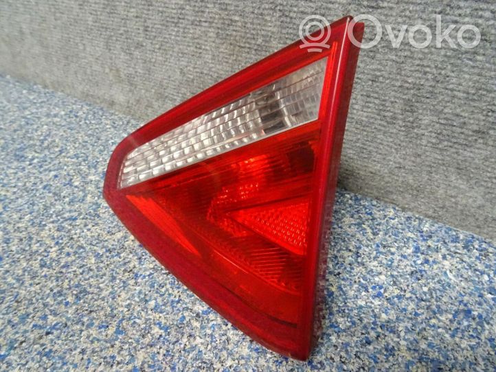 Audi A5 8T 8F Lampy tylnej klapy bagażnika 8T0945094