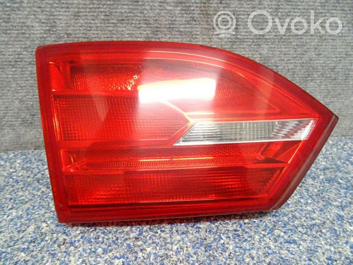 Volkswagen Jetta VI Lampy tylnej klapy bagażnika 5C6945093A