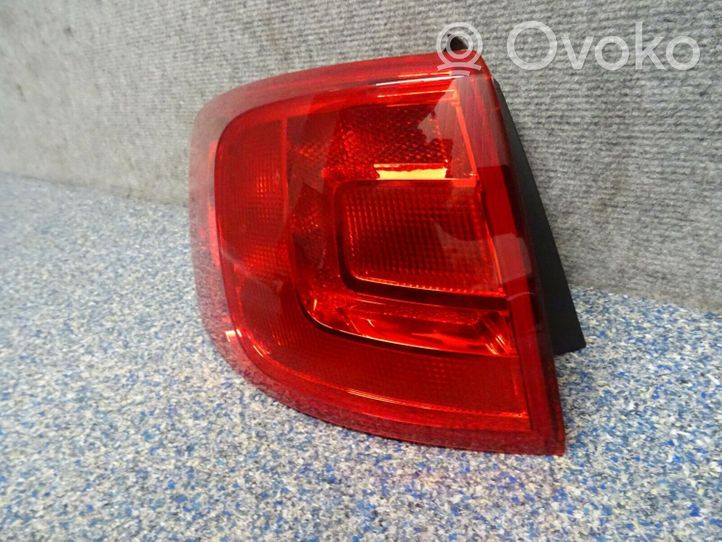 Volkswagen Jetta VI Rear/tail lights 5C6945095