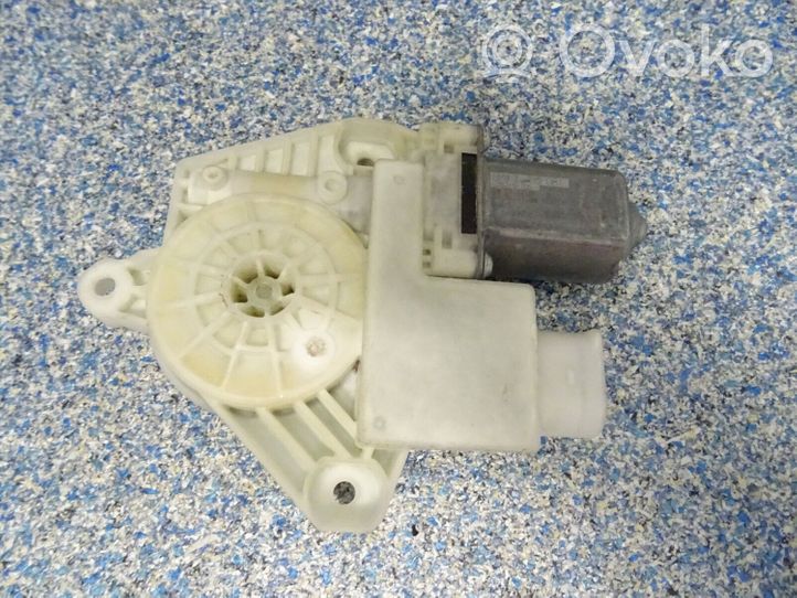 BMW 5 G30 G31 Motorino alzacristalli della portiera anteriore 7455081