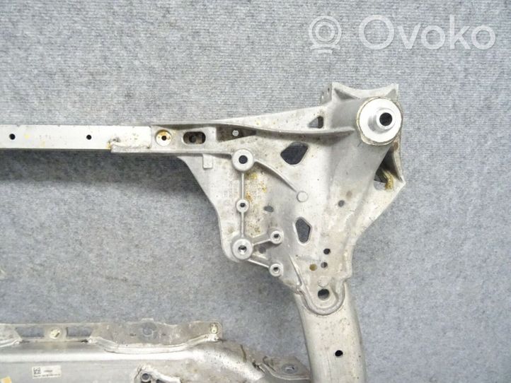 BMW 8 G14 Sottotelaio anteriore 6861106