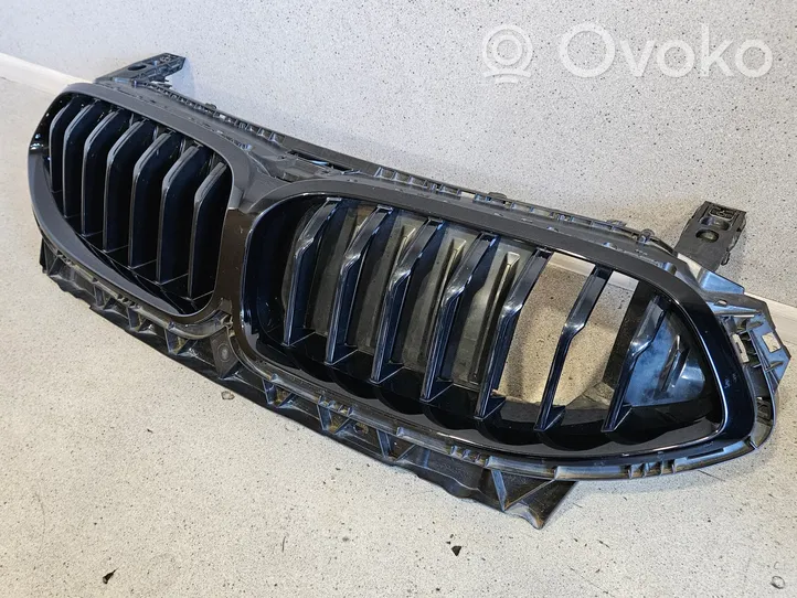 BMW 8 G15 Maskownica / Grill / Atrapa górna chłodnicy 9465521