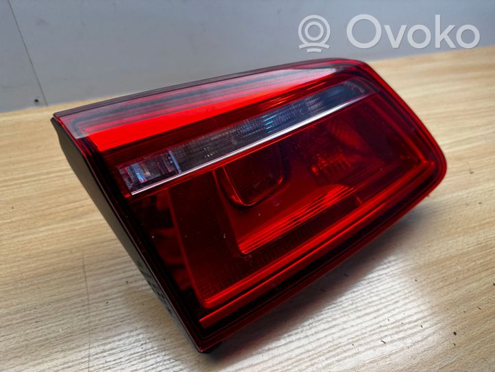 Volkswagen Golf Sportsvan Tailgate rear/tail lights 510945093G