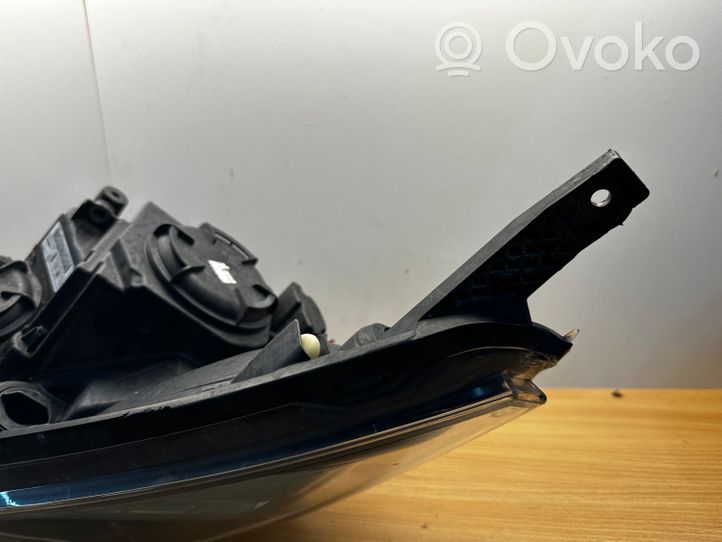 Opel Meriva B Lampa przednia 13372333