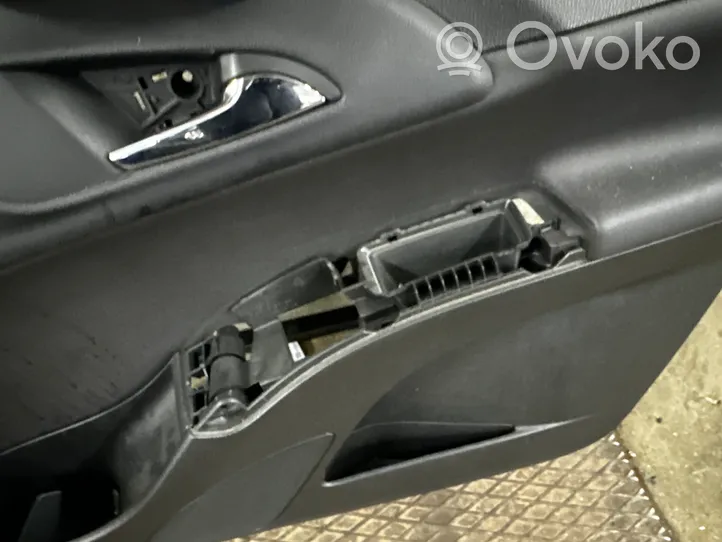 Opel Meriva B Rivestimento del pannello della portiera anteriore 05982