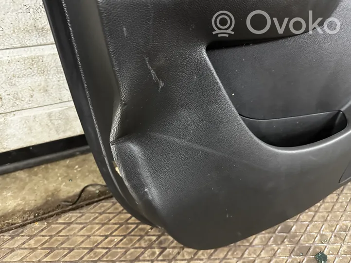 Opel Meriva B Boczki / Poszycie drzwi tylnych 81660