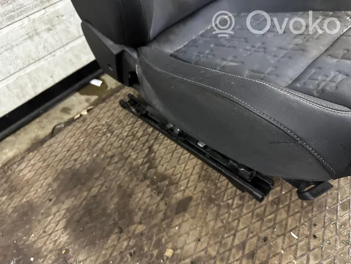 Opel Meriva B Fotel przedni kierowcy 