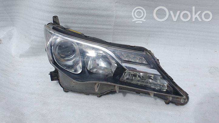 Toyota RAV 4 (XA40) Lampa przednia 