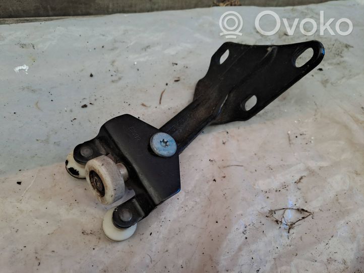 Volkswagen Crafter Guida/cerniera superiore del rullo del portellone scorrevole A9067600147