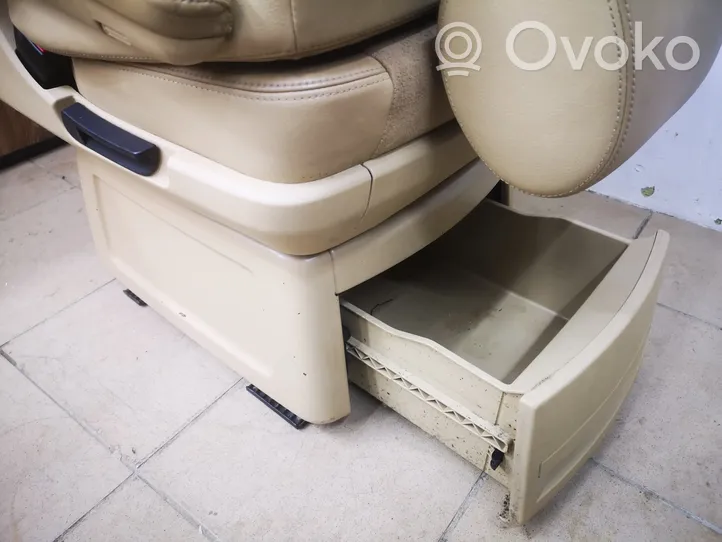 Volkswagen Multivan T5 Rear seat 