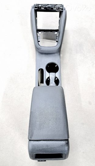 Volkswagen Jetta VI Center console 5C6864251