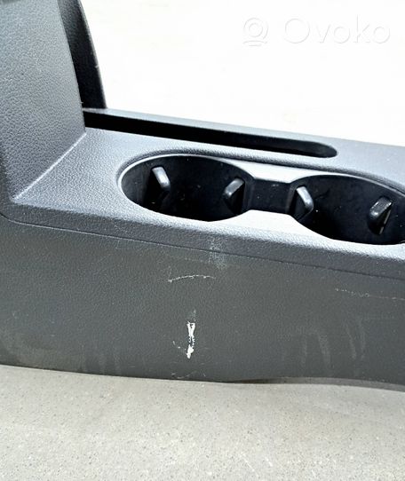 Volkswagen Jetta VI Center console 5C6864251