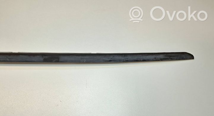 Volkswagen Jetta VI Rivestimento modanatura del vetro della portiera anteriore 5C6857328