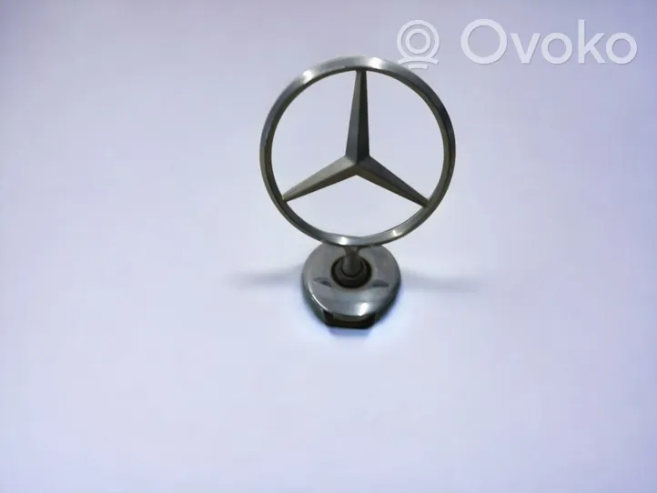 Mercedes-Benz E W212 Mostrina con logo/emblema della casa automobilistica A2218800086