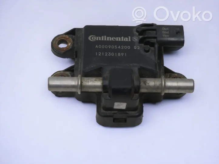 Mercedes-Benz C W204 Degvielas spiediena regulators A0009054200