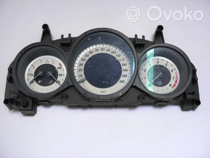 Mercedes-Benz C W204 Tachimetro (quadro strumenti) A2049004409