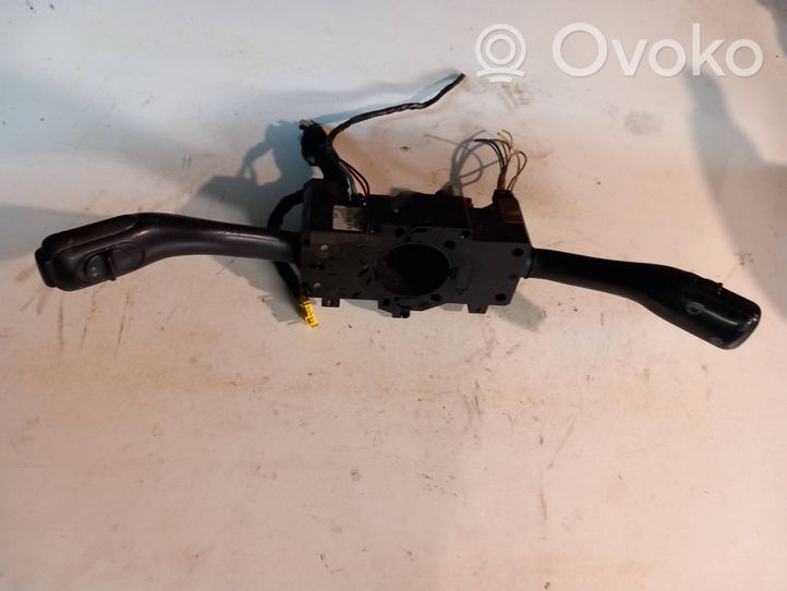 Audi A6 S6 C5 4B Leva/interruttore dell’indicatore di direzione e tergicristallo 8L0953513A