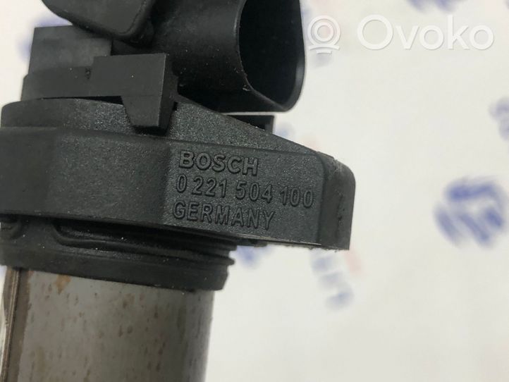 BMW 7 E38 High voltage ignition coil 0221504100