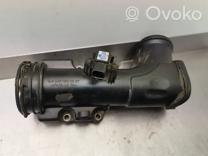 Mercedes-Benz Vito Viano W639 Tube d'admission de tuyau de refroidisseur intermédiaire A6460900087