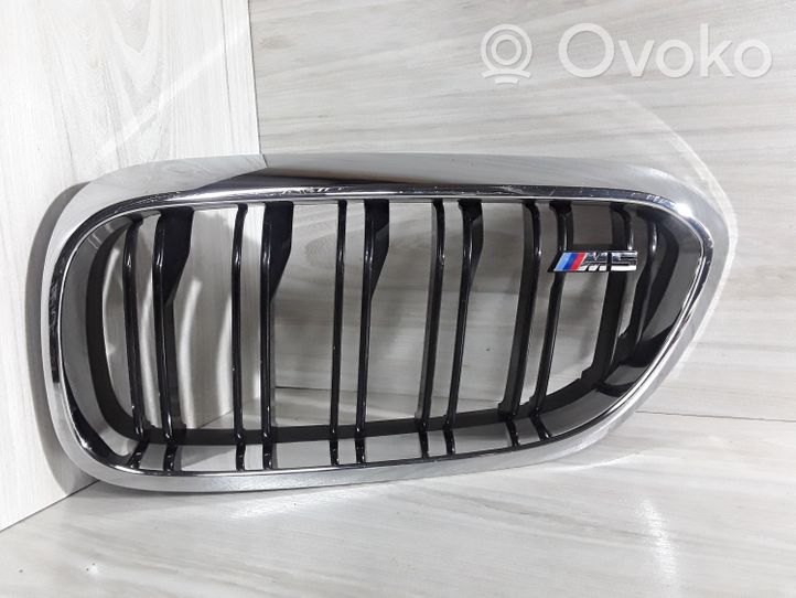 BMW M5 F90 Griglia superiore del radiatore paraurti anteriore 