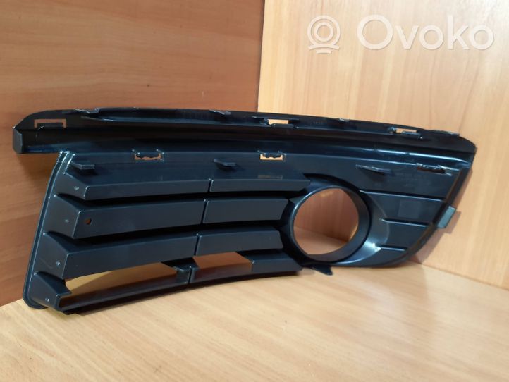 Volkswagen Golf V Mascherina/griglia fendinebbia anteriore 1K0853666H