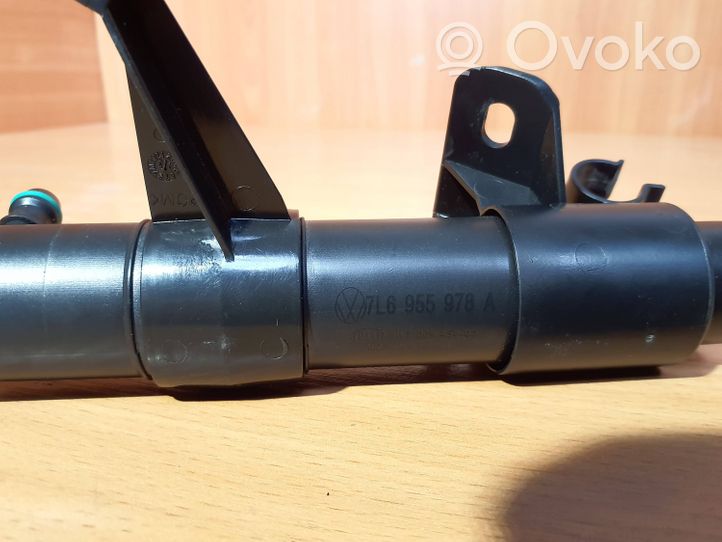 Volkswagen Touareg I Headlight washer spray nozzle 7L6955978A