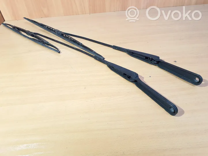 Renault Trafic II (X83) Front wiper blade arm 8200696499