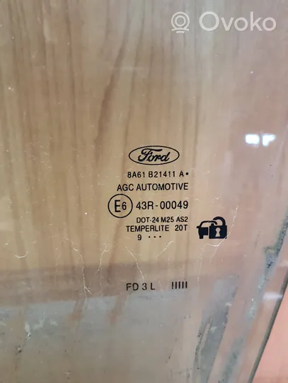 Ford Fiesta Luna/vidrio de la puerta delantera (coupé) 8A61B21411A